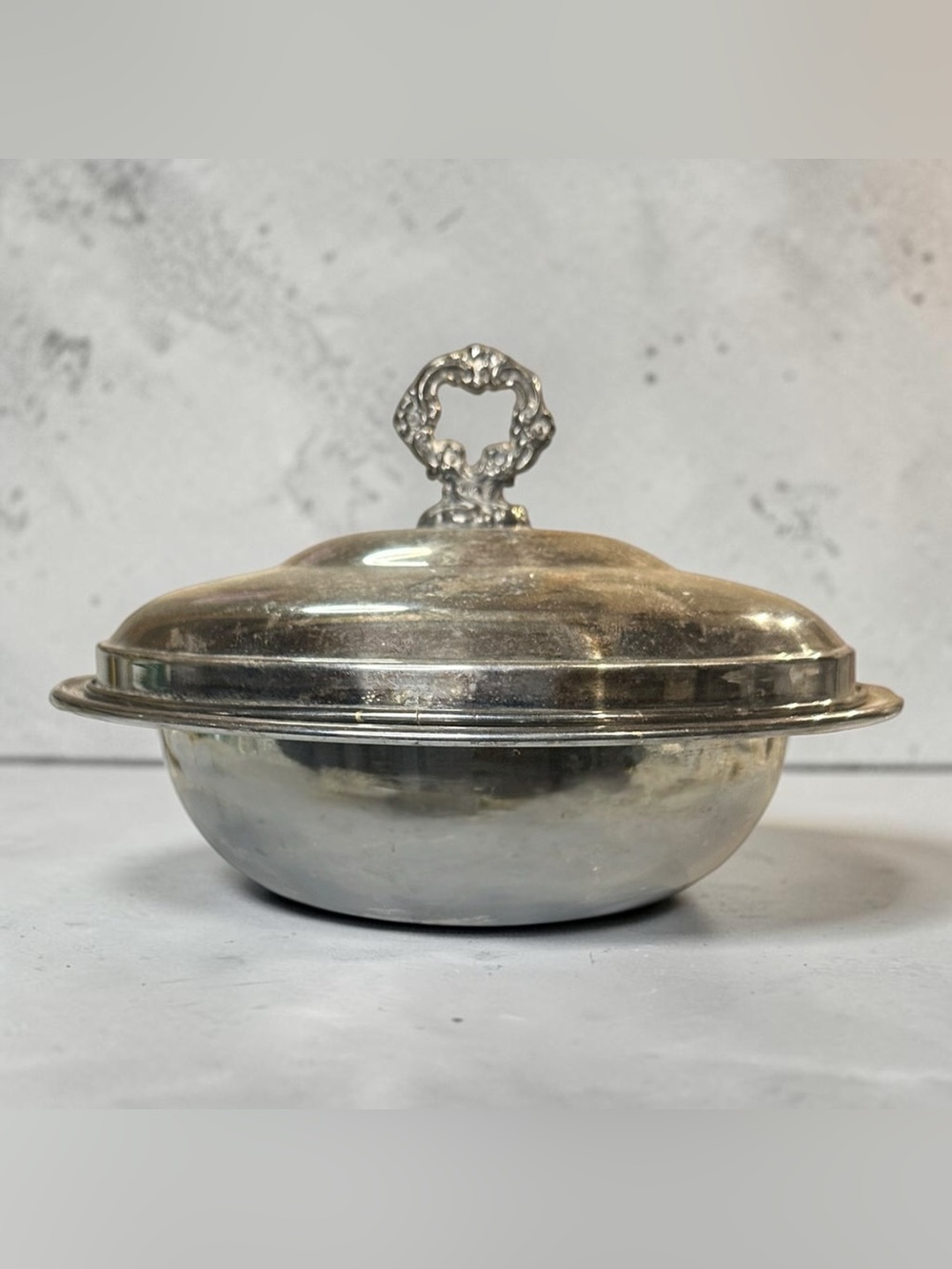 Vintage Sheridan Silverplate Covered Vegetable Bowl Lidded Serving Dish 10”